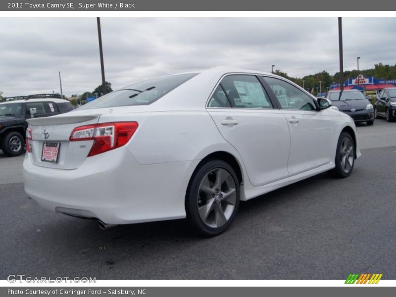 Super White / Black 2012 Toyota Camry SE
