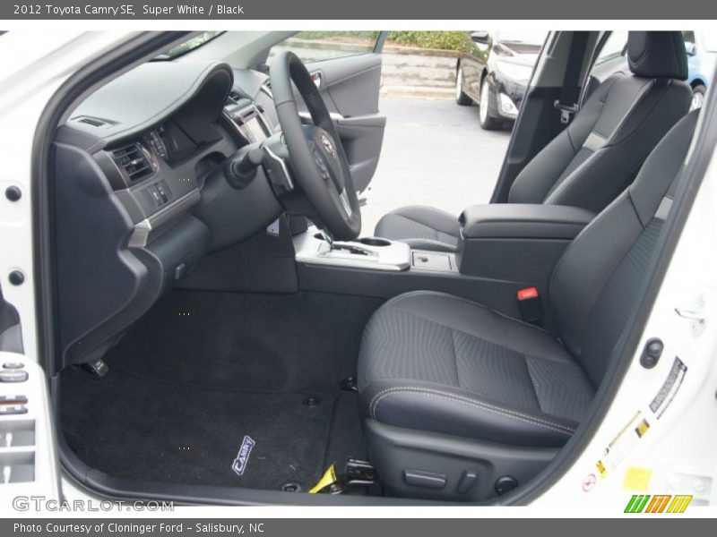 Super White / Black 2012 Toyota Camry SE