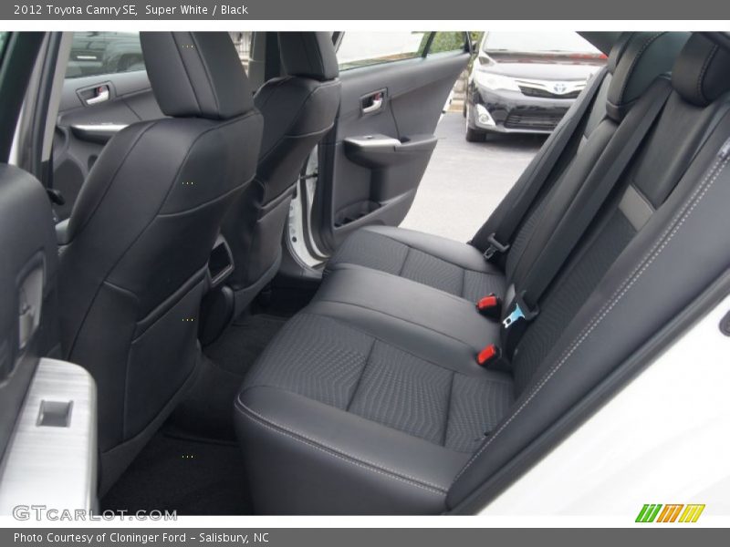 Super White / Black 2012 Toyota Camry SE