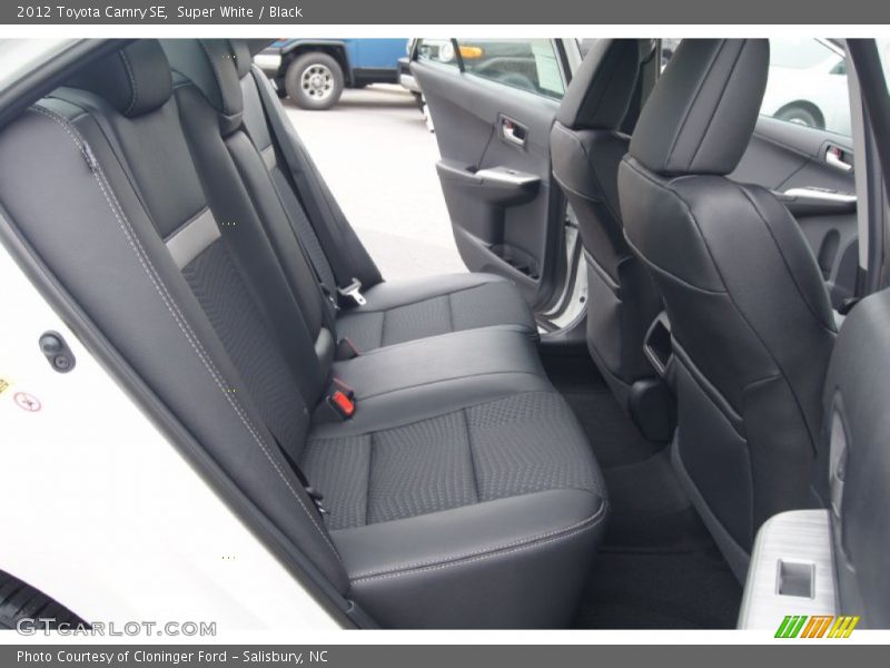 Super White / Black 2012 Toyota Camry SE