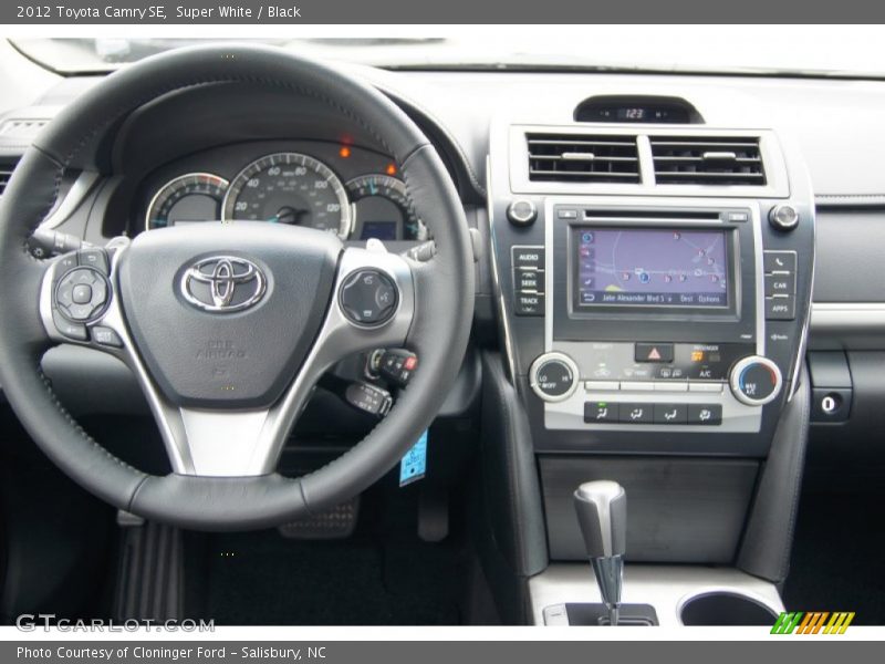 Super White / Black 2012 Toyota Camry SE
