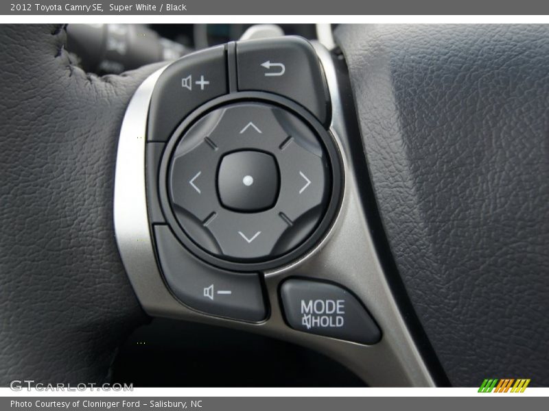 Super White / Black 2012 Toyota Camry SE