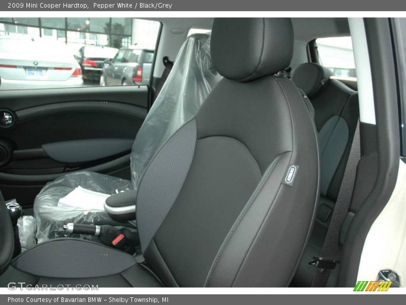 Pepper White / Black/Grey 2009 Mini Cooper Hardtop