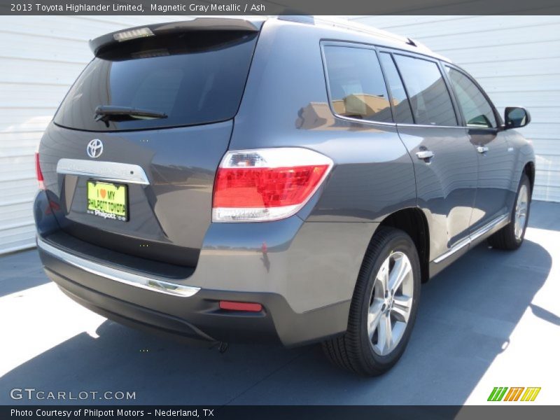 Magnetic Gray Metallic / Ash 2013 Toyota Highlander Limited