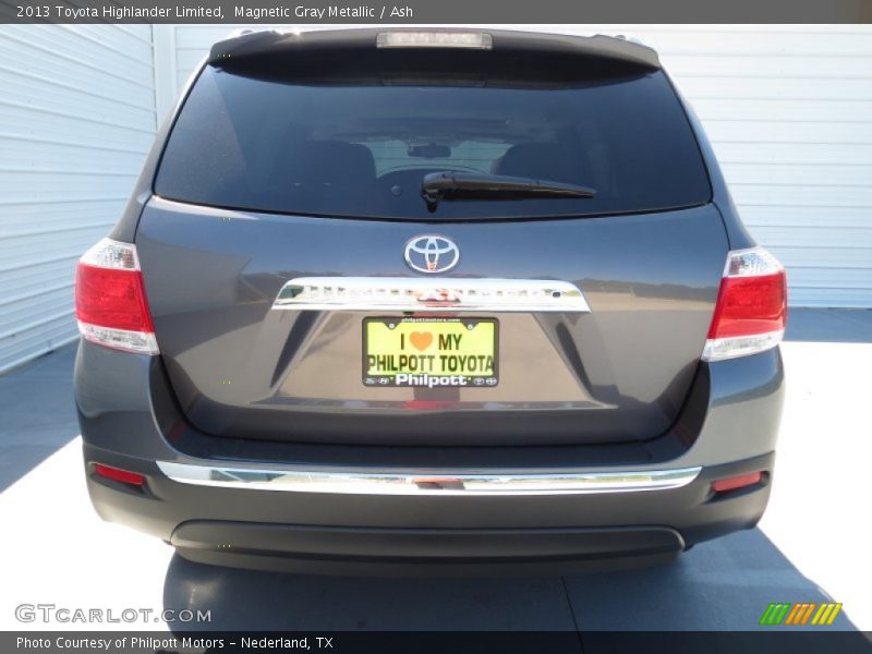 Magnetic Gray Metallic / Ash 2013 Toyota Highlander Limited