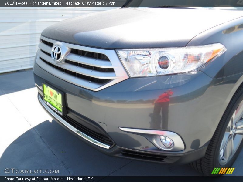 Magnetic Gray Metallic / Ash 2013 Toyota Highlander Limited