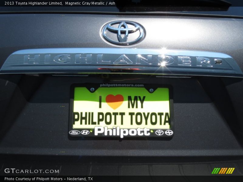 Magnetic Gray Metallic / Ash 2013 Toyota Highlander Limited