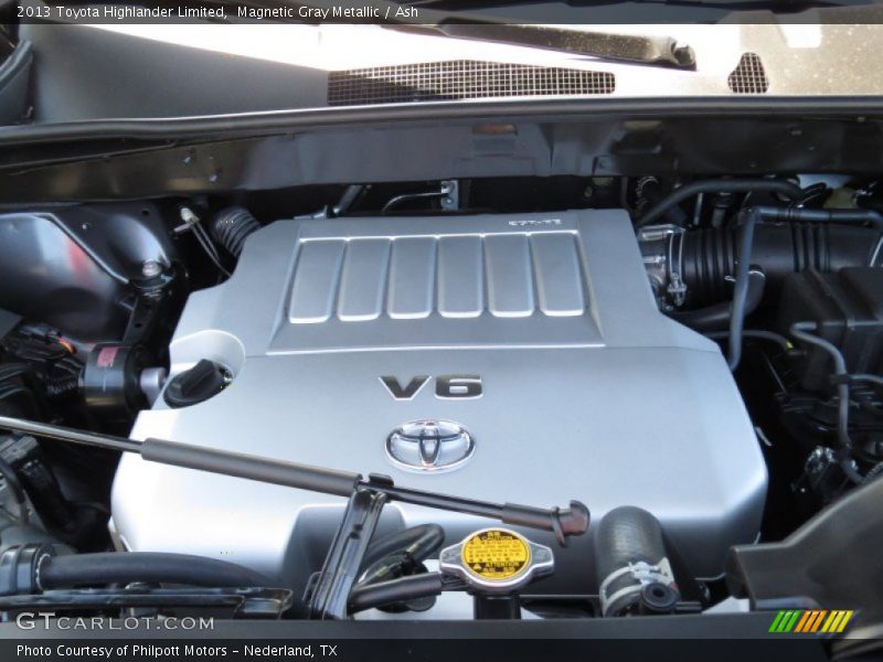 Magnetic Gray Metallic / Ash 2013 Toyota Highlander Limited