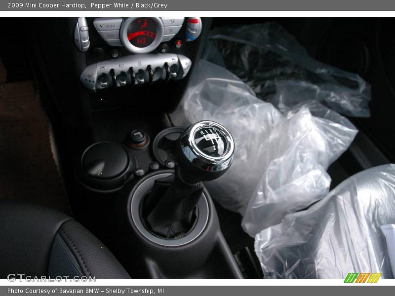 Pepper White / Black/Grey 2009 Mini Cooper Hardtop