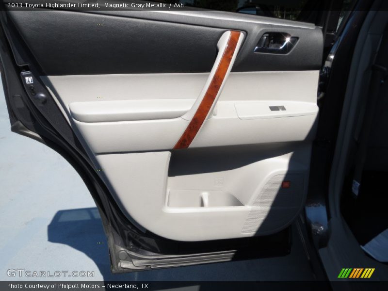 Magnetic Gray Metallic / Ash 2013 Toyota Highlander Limited