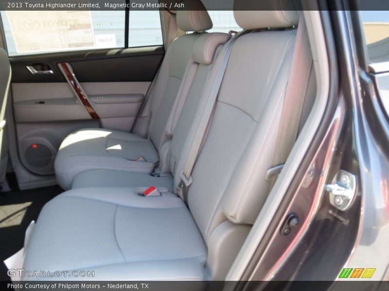 Magnetic Gray Metallic / Ash 2013 Toyota Highlander Limited