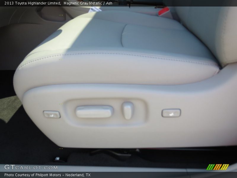 Magnetic Gray Metallic / Ash 2013 Toyota Highlander Limited