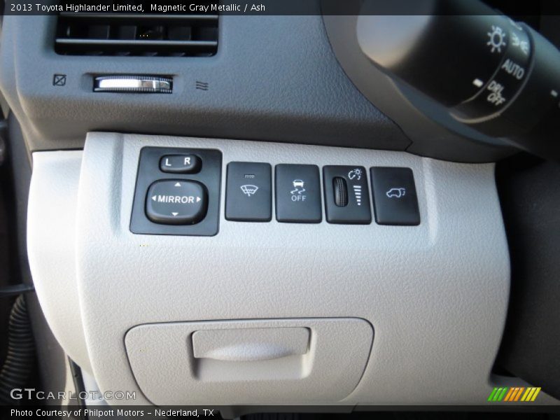Magnetic Gray Metallic / Ash 2013 Toyota Highlander Limited