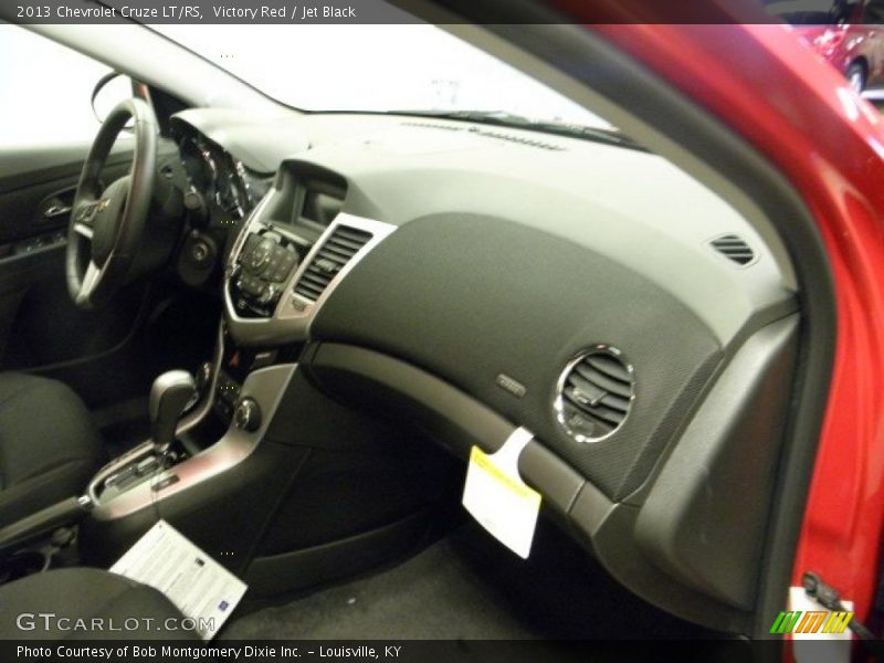 Victory Red / Jet Black 2013 Chevrolet Cruze LT/RS