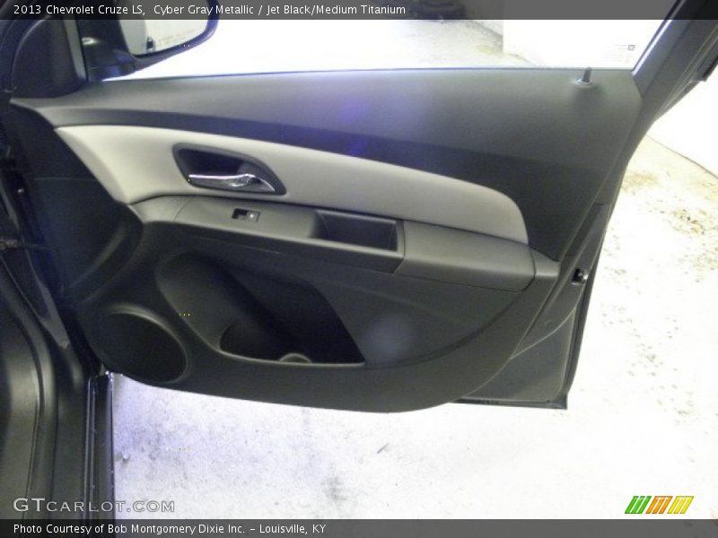 Cyber Gray Metallic / Jet Black/Medium Titanium 2013 Chevrolet Cruze LS