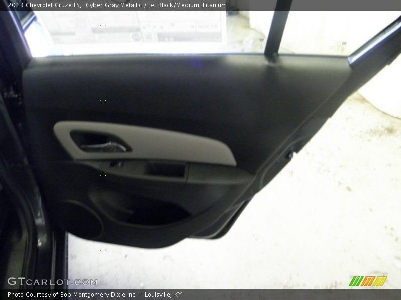 Cyber Gray Metallic / Jet Black/Medium Titanium 2013 Chevrolet Cruze LS