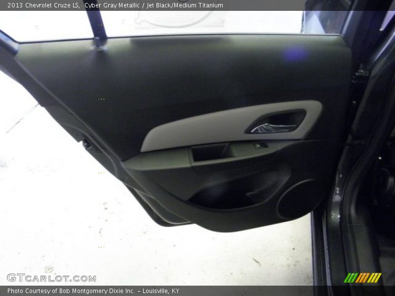 Cyber Gray Metallic / Jet Black/Medium Titanium 2013 Chevrolet Cruze LS