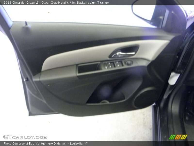 Cyber Gray Metallic / Jet Black/Medium Titanium 2013 Chevrolet Cruze LS