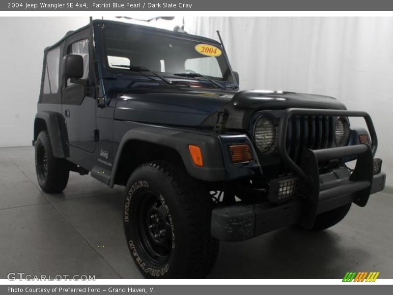 Patriot Blue Pearl / Dark Slate Gray 2004 Jeep Wrangler SE 4x4