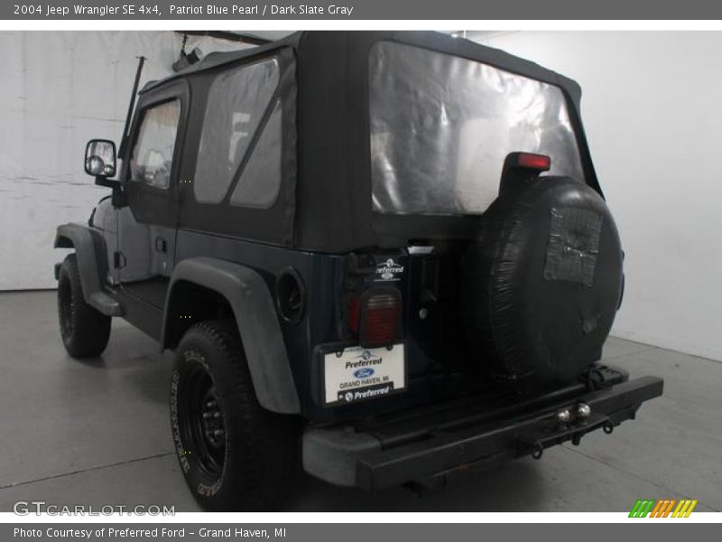 Patriot Blue Pearl / Dark Slate Gray 2004 Jeep Wrangler SE 4x4