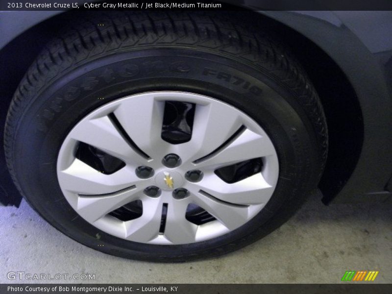 Cyber Gray Metallic / Jet Black/Medium Titanium 2013 Chevrolet Cruze LS