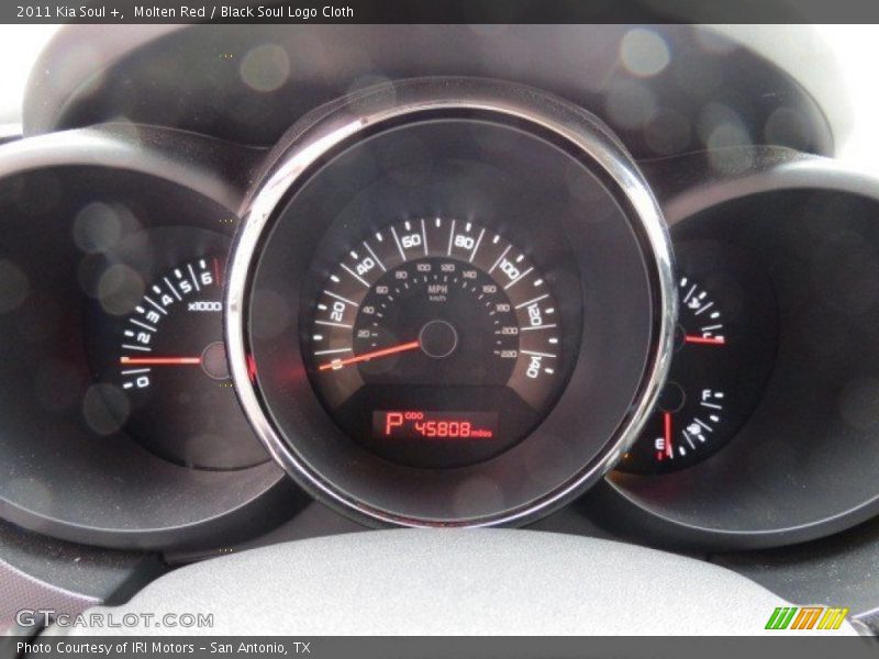 Molten Red / Black Soul Logo Cloth 2011 Kia Soul +