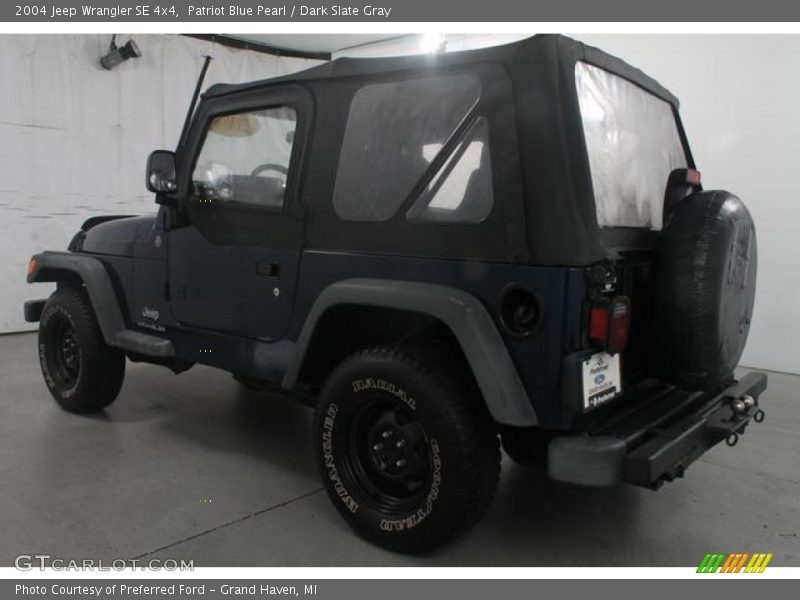 Patriot Blue Pearl / Dark Slate Gray 2004 Jeep Wrangler SE 4x4