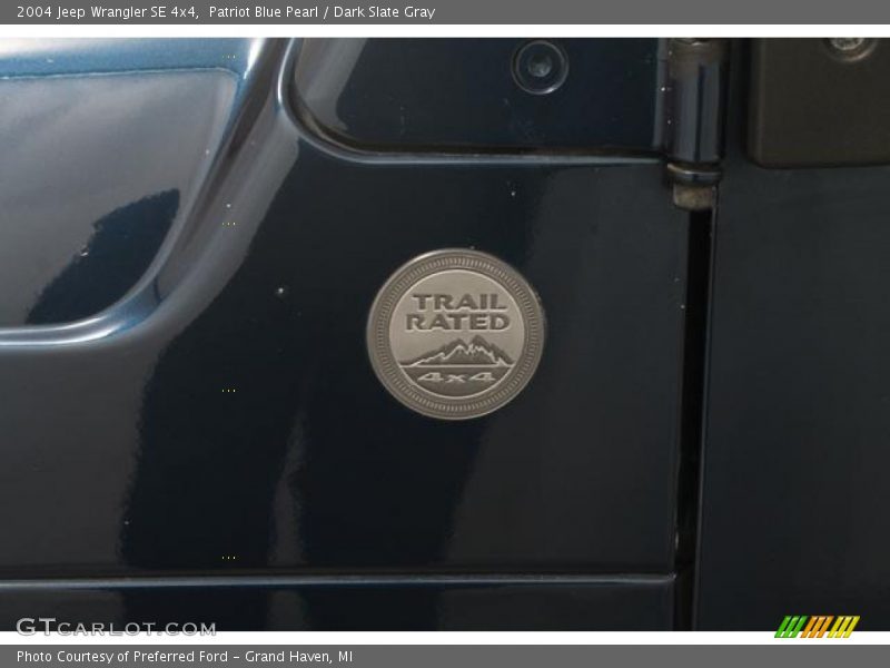 Patriot Blue Pearl / Dark Slate Gray 2004 Jeep Wrangler SE 4x4
