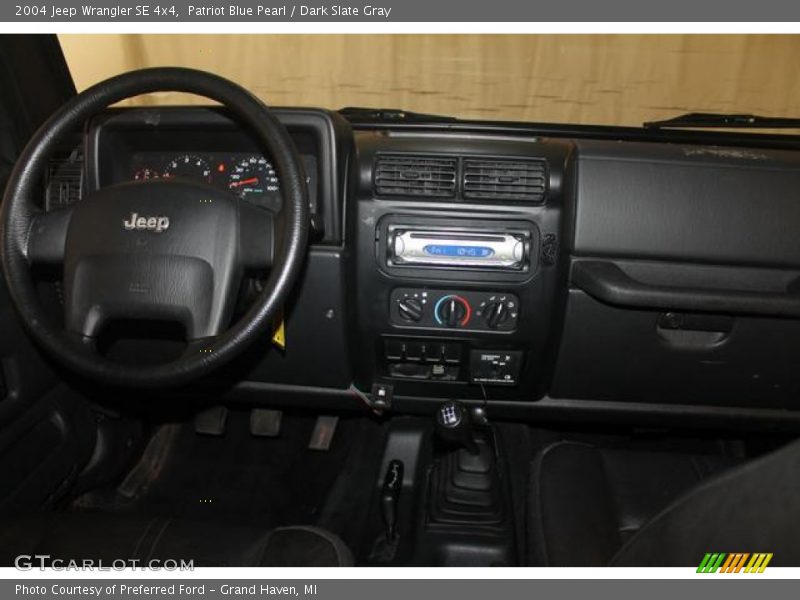 Patriot Blue Pearl / Dark Slate Gray 2004 Jeep Wrangler SE 4x4