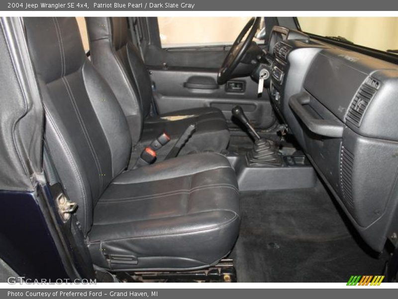 Patriot Blue Pearl / Dark Slate Gray 2004 Jeep Wrangler SE 4x4