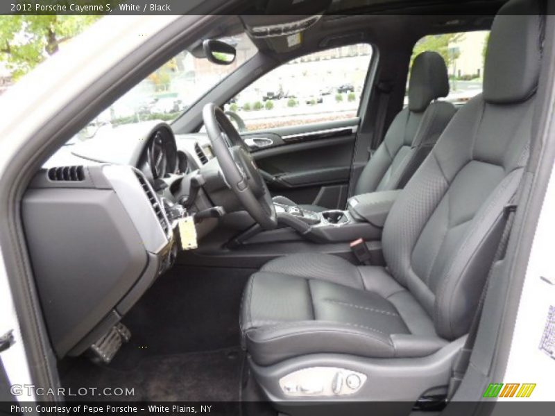 Front Seat of 2012 Cayenne S