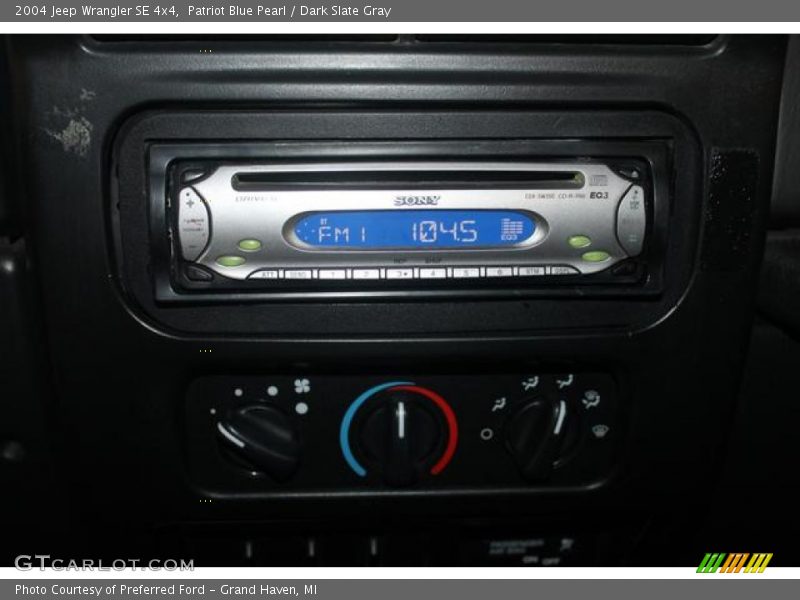 Patriot Blue Pearl / Dark Slate Gray 2004 Jeep Wrangler SE 4x4