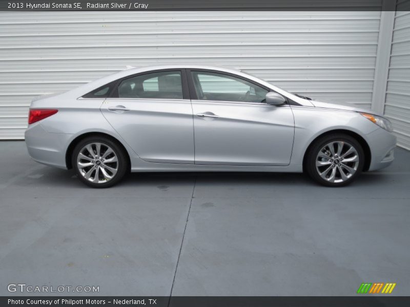 Radiant Silver / Gray 2013 Hyundai Sonata SE