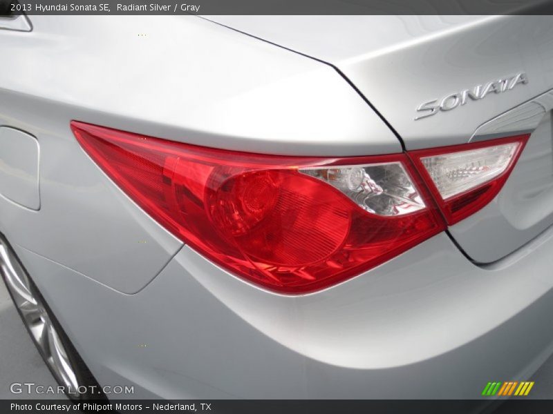 Radiant Silver / Gray 2013 Hyundai Sonata SE