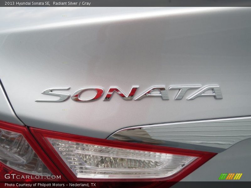 Radiant Silver / Gray 2013 Hyundai Sonata SE