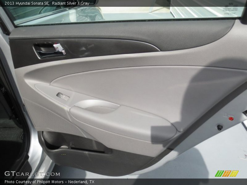 Radiant Silver / Gray 2013 Hyundai Sonata SE