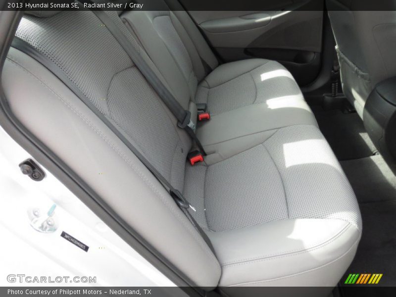 Radiant Silver / Gray 2013 Hyundai Sonata SE