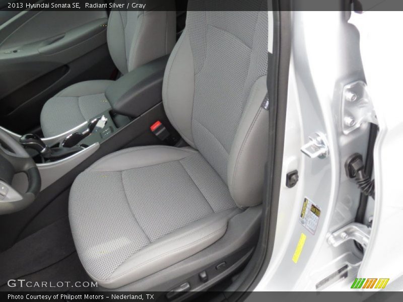 Radiant Silver / Gray 2013 Hyundai Sonata SE