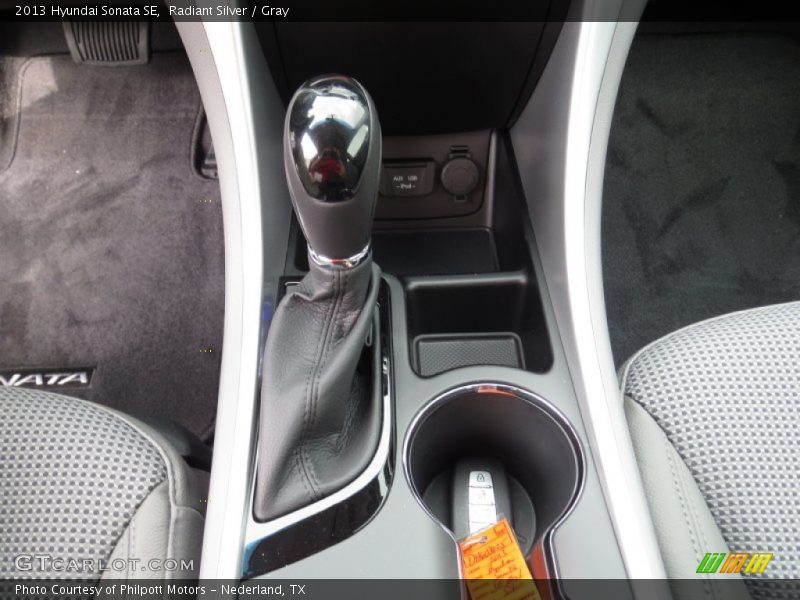 Radiant Silver / Gray 2013 Hyundai Sonata SE