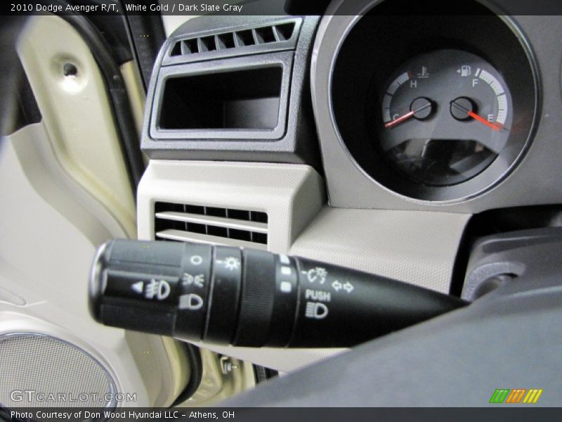 White Gold / Dark Slate Gray 2010 Dodge Avenger R/T