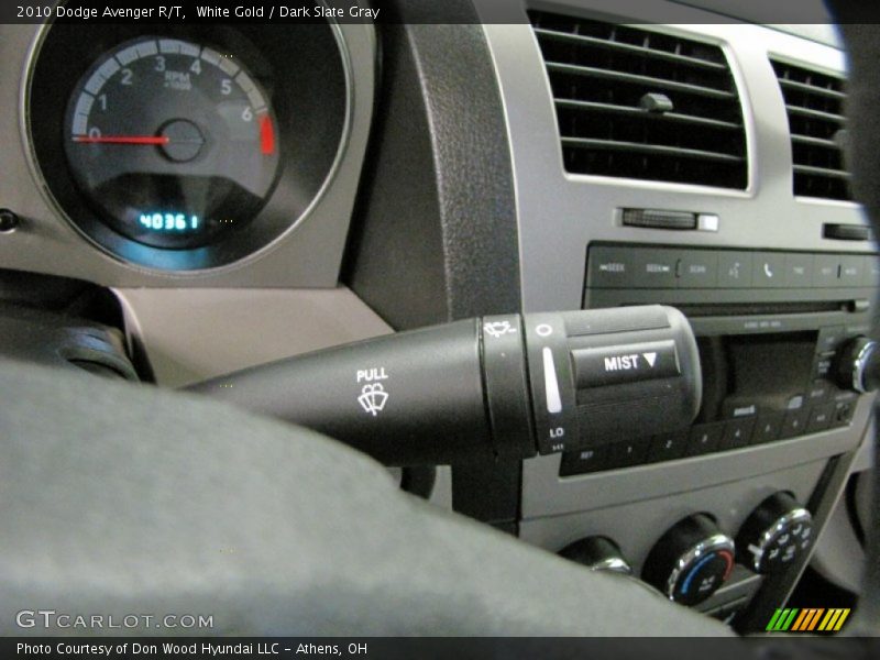 White Gold / Dark Slate Gray 2010 Dodge Avenger R/T
