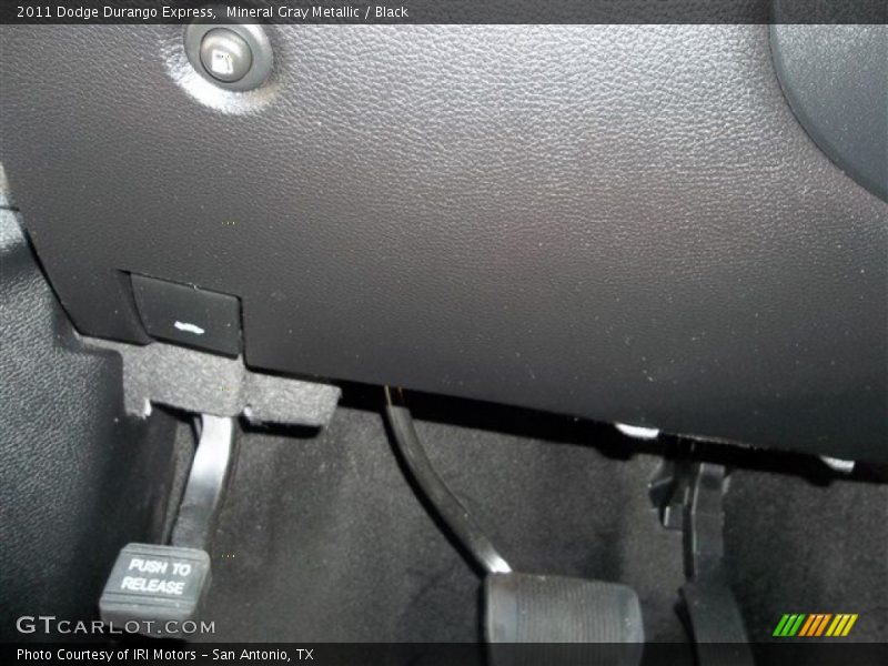 Mineral Gray Metallic / Black 2011 Dodge Durango Express