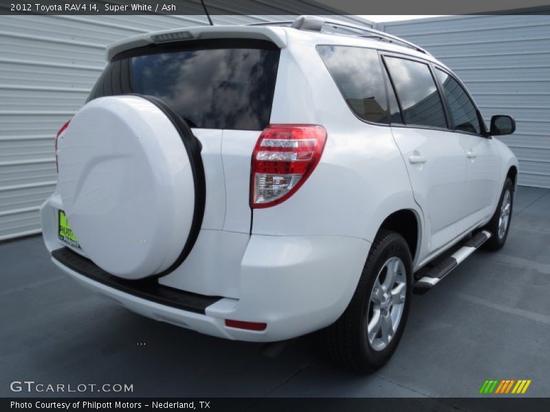 Super White / Ash 2012 Toyota RAV4 I4