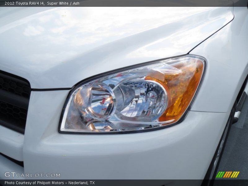 Super White / Ash 2012 Toyota RAV4 I4
