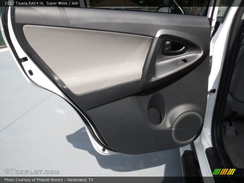 Super White / Ash 2012 Toyota RAV4 I4