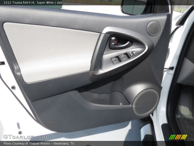 Super White / Ash 2012 Toyota RAV4 I4