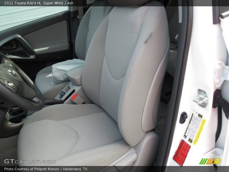 Super White / Ash 2012 Toyota RAV4 I4
