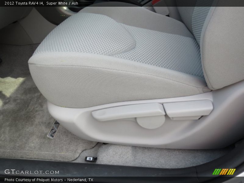 Super White / Ash 2012 Toyota RAV4 I4