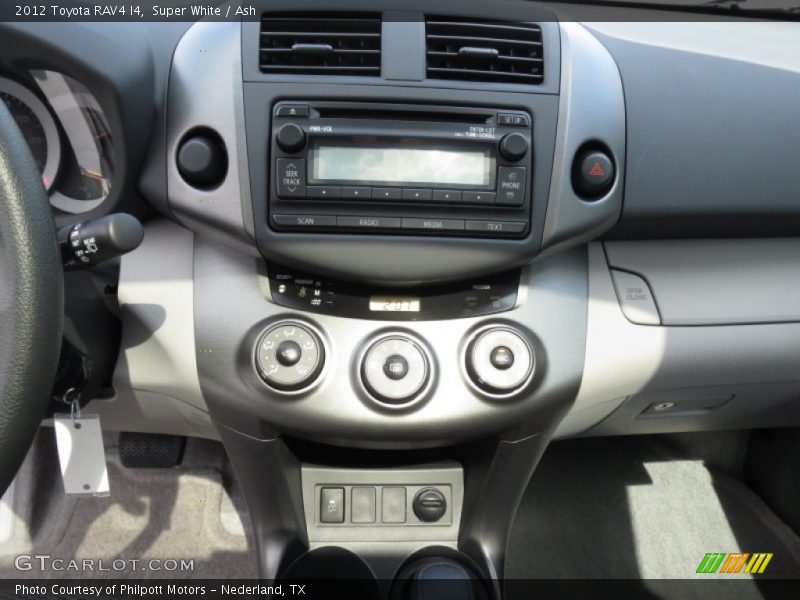Super White / Ash 2012 Toyota RAV4 I4