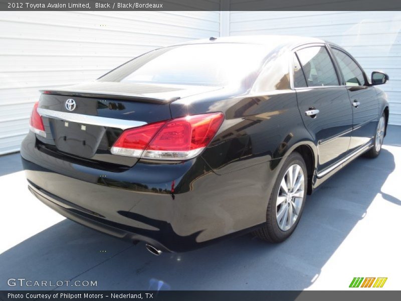 Black / Black/Bordeaux 2012 Toyota Avalon Limited